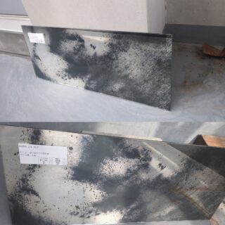 『 アンティークミラー 』 ……………………………………………………… 
イタリアのアンティーク・ミラー社製
（ANTIQE MIRROR s.r.l.）
装飾用ミラー	
「ANM-24　ルナ」をご紹介します。 
ヴェネツィアのホテルやロンドンの
レストラン、世界中のハイブランドな
店舗・ホテルに採用されている高級感
あふれるミラーです。 
実際の使用例は、
アンティーク・ミラー社
@antiquemirrorit 
のインスタグラムにて多数紹介されています。 
ぜひご覧ください。 
========================= 
◆ANM-24 （ルナ）4㎜ 
〇サイズ：W1150×2350㎜ 
★磨き・穴あけ〇 
★引手彫り〇 
★飛散防止フィルム貼 〇 
========================= 
 #型板ガラス #装飾ガラス #輸入ガラス #パターンガラス #カラーガラス #アートガラス #アンティークガラス #建築用デザインガラス #designglass #antiquemirror #アンティークミラー #stainedglassassociation #ステンドグラス #Stainedglass #stainedglassart #architecturalart 
#住宅設計デザイン #新築注文住宅 #デザイン住宅 #店舗内装 #店舗設計デザイン #空間デザイン #家具設計 #オーダー家具 #インテリアデザイン #ガラスランド #がらすらんど